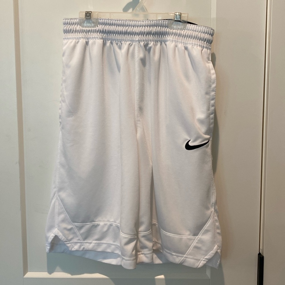 Nike Men’s Basketball Shorts.  AJ3914-100.  White.  Size Small. ‎ Side Pockets.